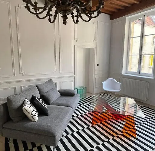 Le Grand Cerf By La A Cote *